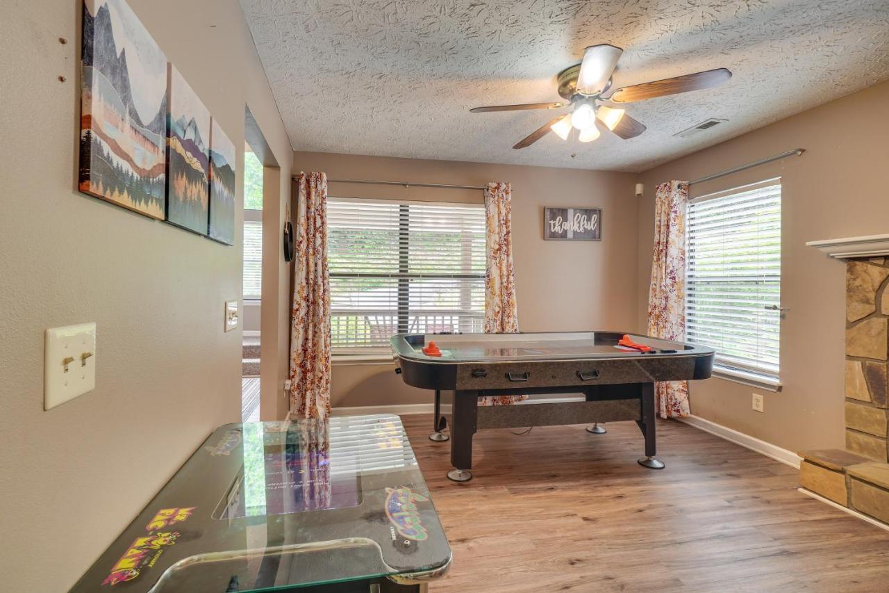 Gatlinburg Vacation Rental Balcony With Hot Tub! ภายนอก รูปภาพ