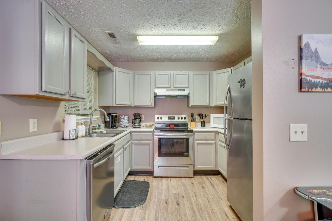 Gatlinburg Vacation Rental Balcony With Hot Tub! ภายนอก รูปภาพ